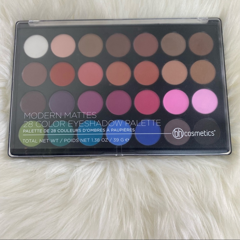 BH Cosmetics Modern Mattes 28 Eyeshadow Colors